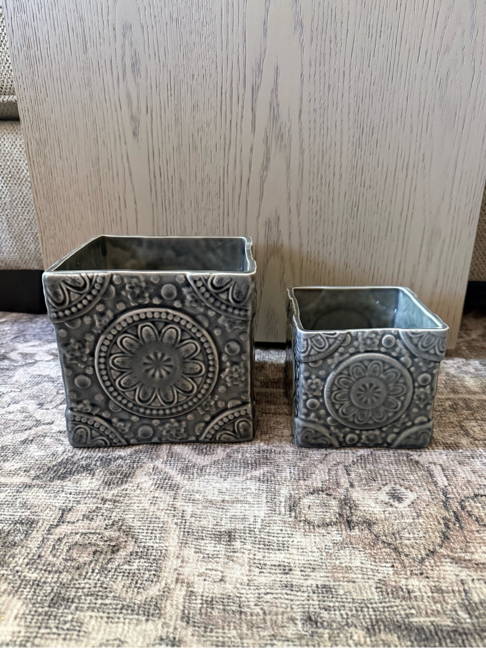 Not for sale-Embossed Floral Motif Ceramic Planter Set - Gray